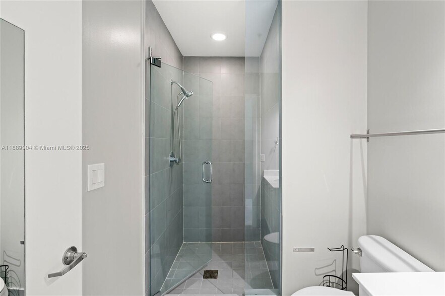 Building Photo - 92 SW 3rd St