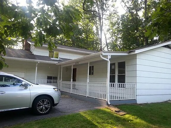 Building Photo - 5170 Phantom Ct