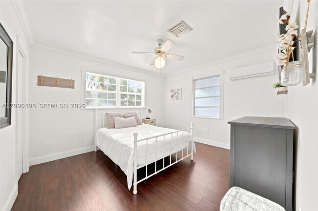 Building Photo - 15425 N Miami Ave