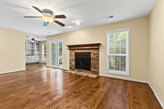 Building Photo - 359 Estate Ave