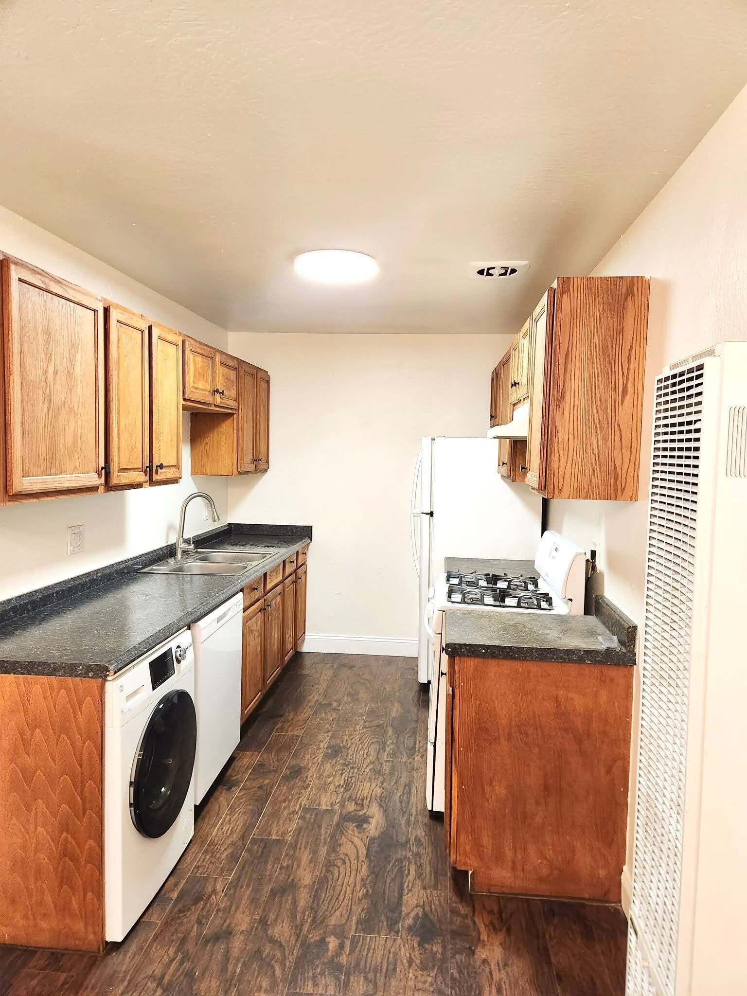 Building Photo - 7440 Tiara Way