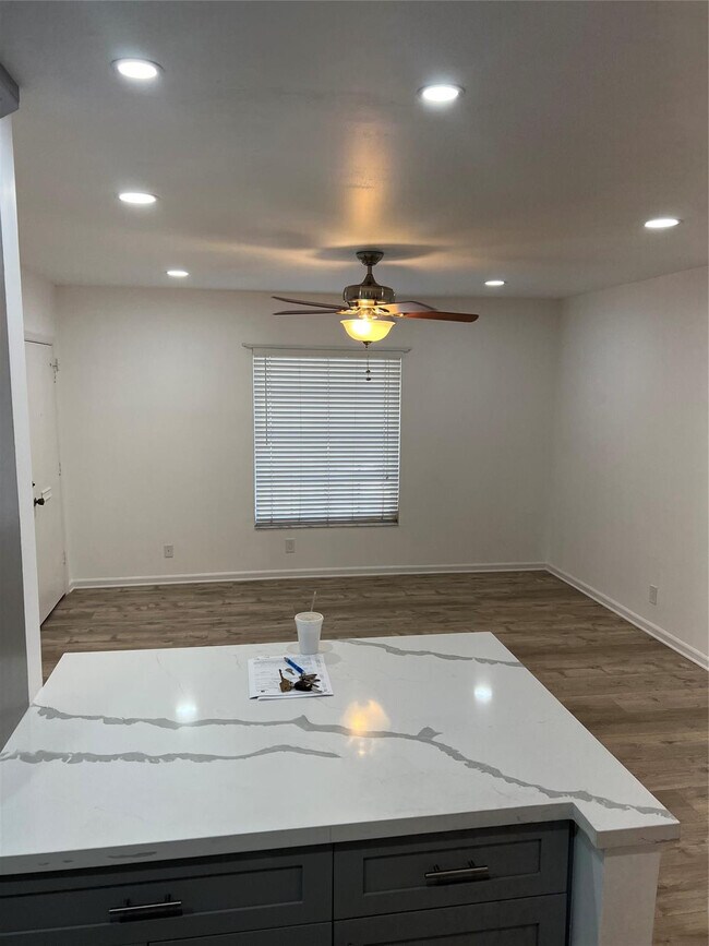 Building Photo - 2260 NE 67th St