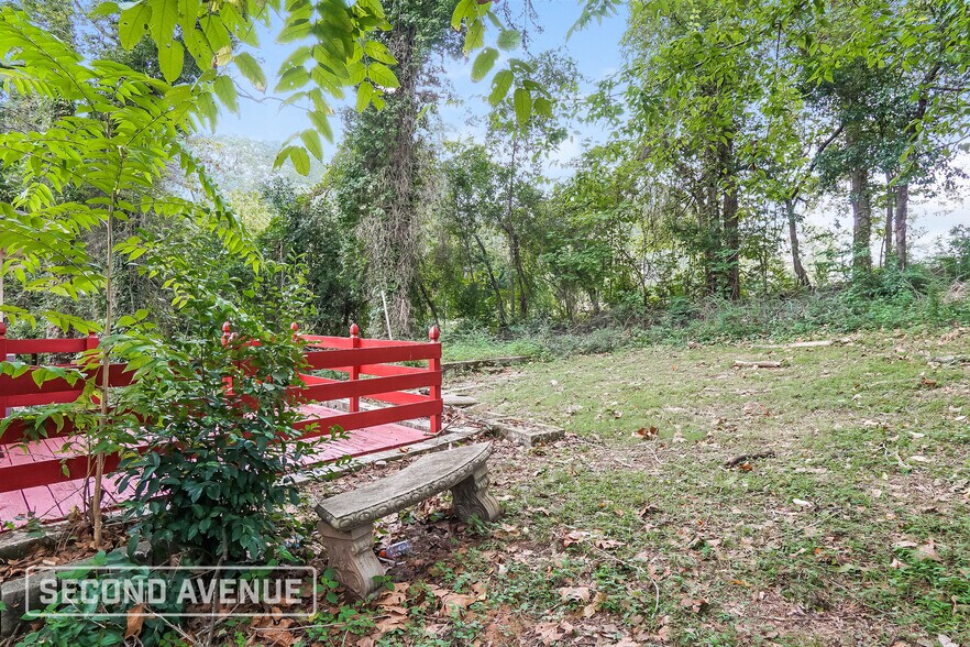 Building Photo - 9725 Red Ln Dr