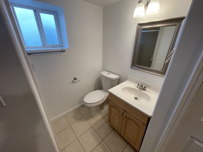 Building Photo - 4 Bd 3 Bath Home in Lehi