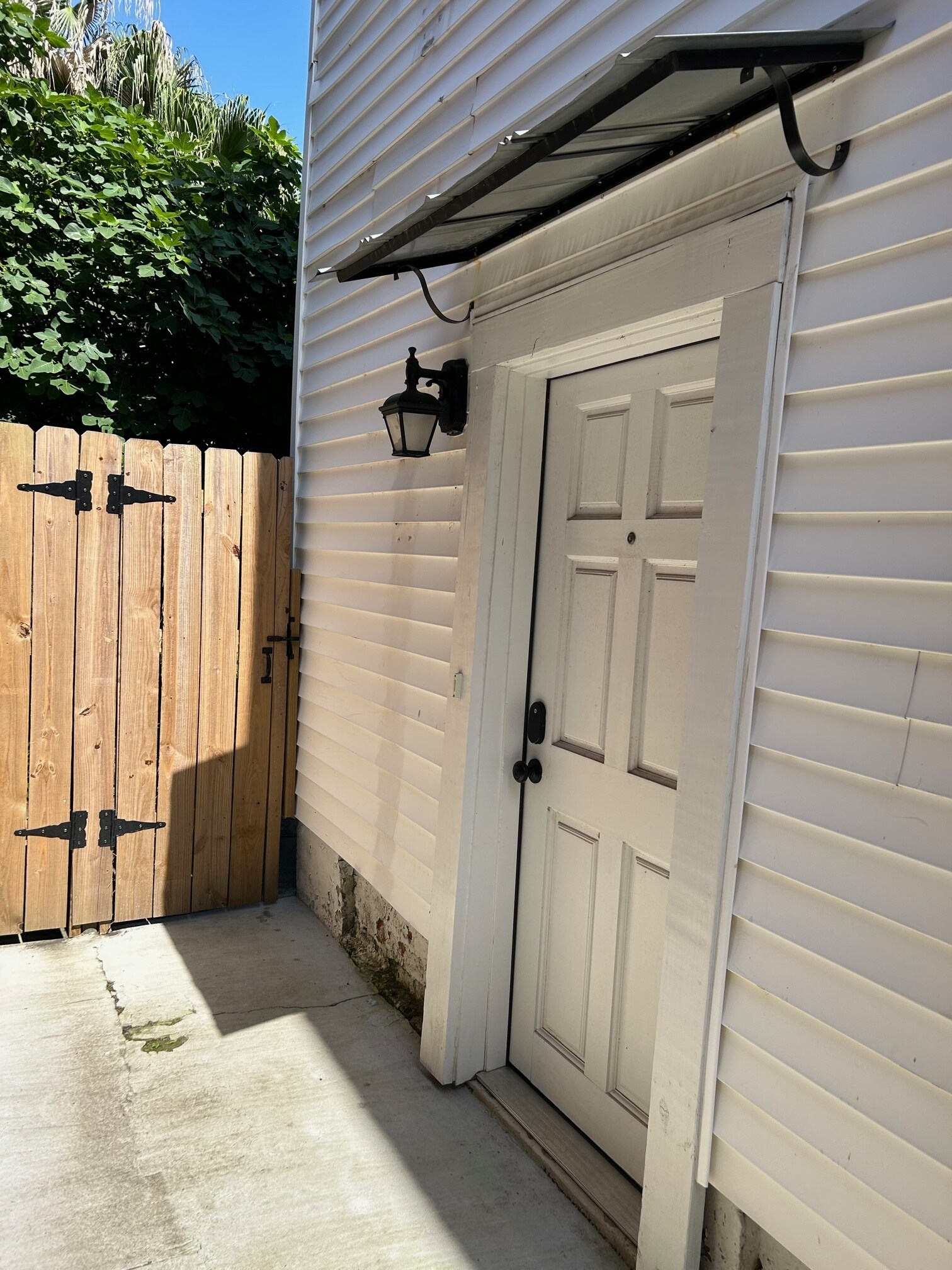 Apartment entry door - 1107 General Pershing St