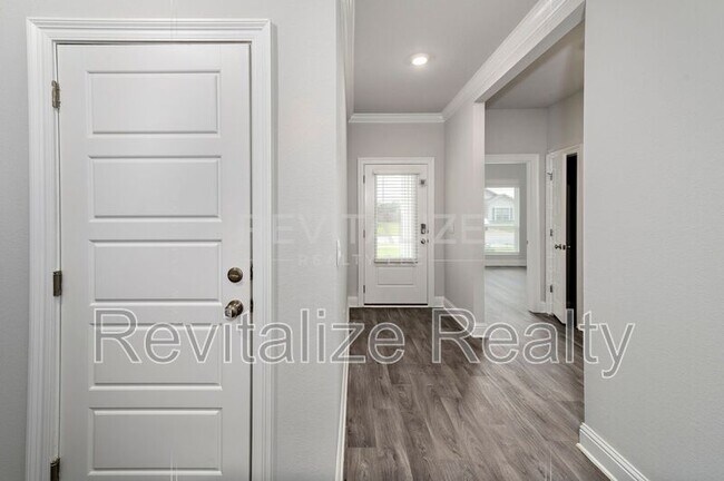 Building Photo - 14531 Dayton Cir