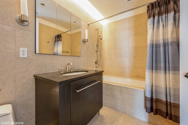 Building Photo - 401 N Wabash Ave