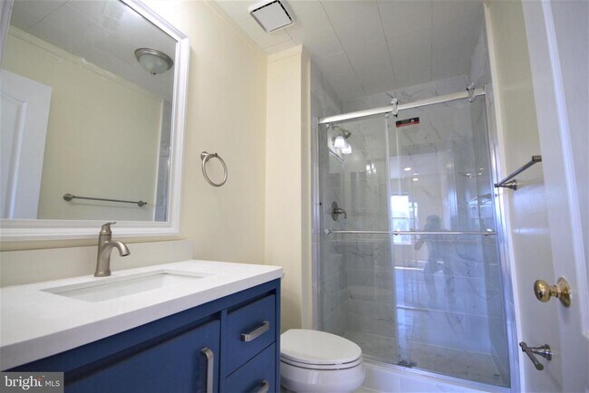 Building Photo - 4000 Quaker Ct