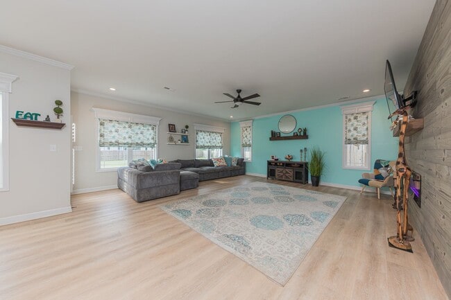 Building Photo - Coastal Elegance on a Spacious Corner Lot in Kings Harbor