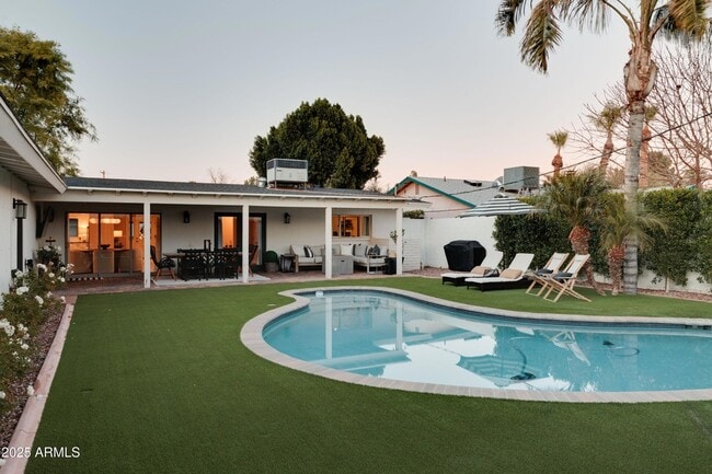 Building Photo - 243 W Harmont Dr