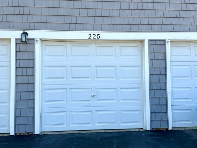 Building Photo - 225 Nantucket Harbor