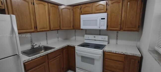 Building Photo - 15600 NW 7th Ave