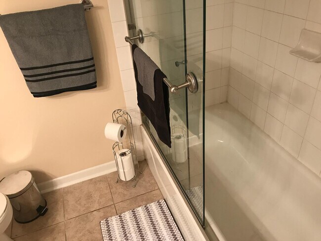 Building Photo - 1739 Village Blvd