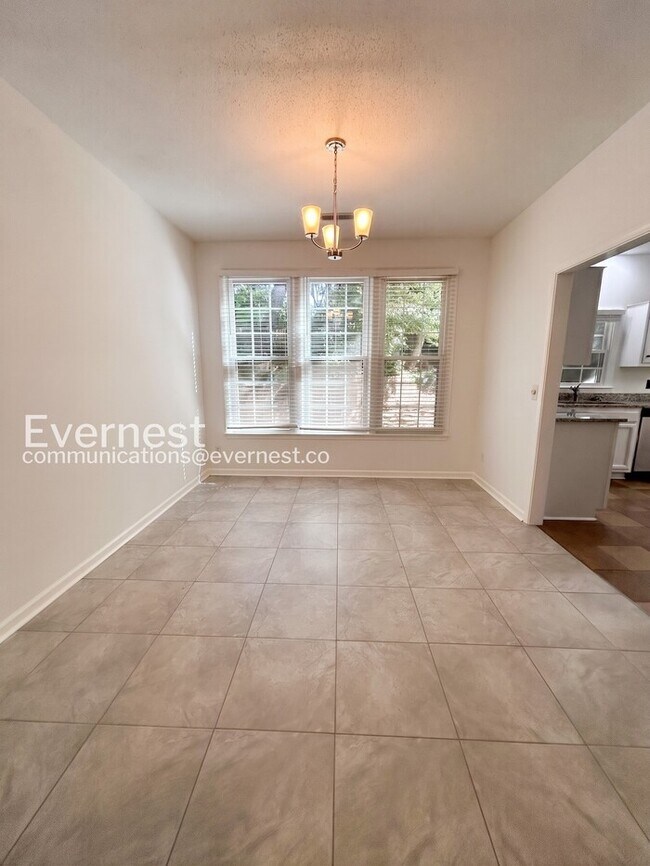 Building Photo - 3312 Northbrook Dr