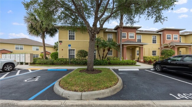 Building Photo - 9055 Gervais Cir