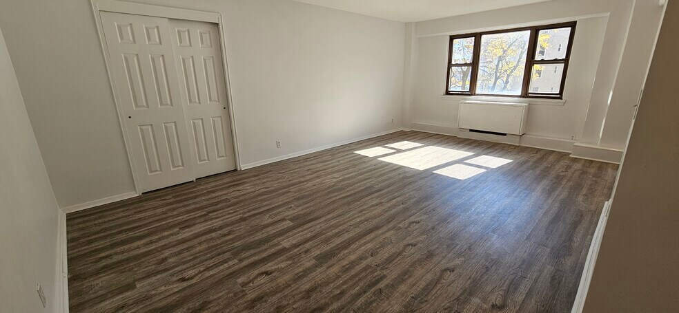 Building Photo - 8800 Boulevard East