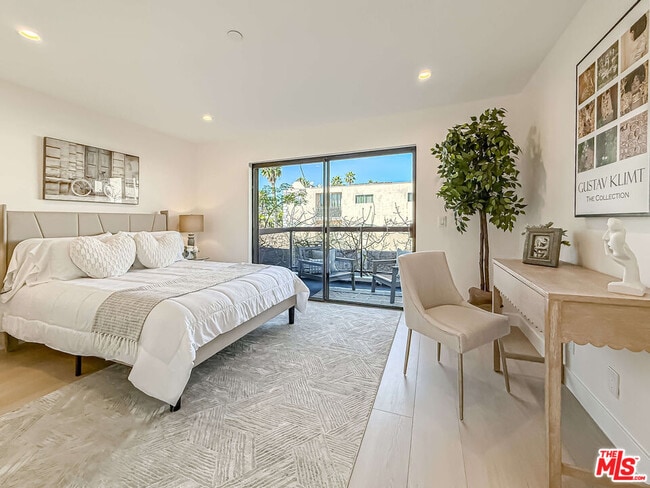 Building Photo - 1133 5th St