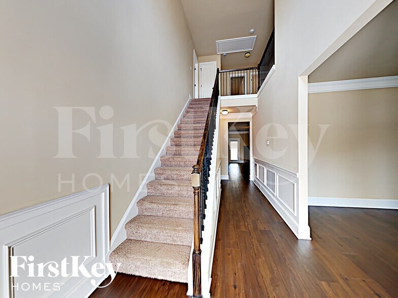 Building Photo - 810 Golden Isles Dr