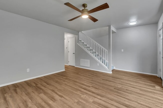 Building Photo - Peaceful Corner Townhome in the Heart of Sumner