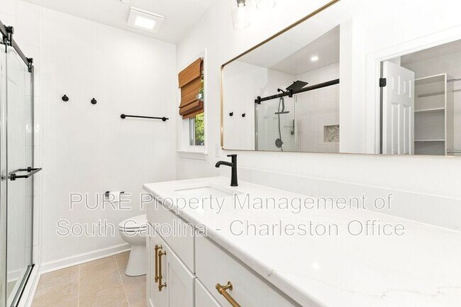 Building Photo - 154 Fox Chase Dr