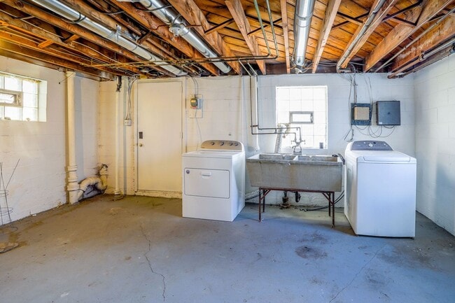 Building Photo - Beautiful Newly Renovated 3BD 1BA House on Mt Washinton