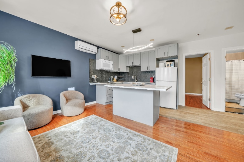 Building Photo - 84 Neptune Ave