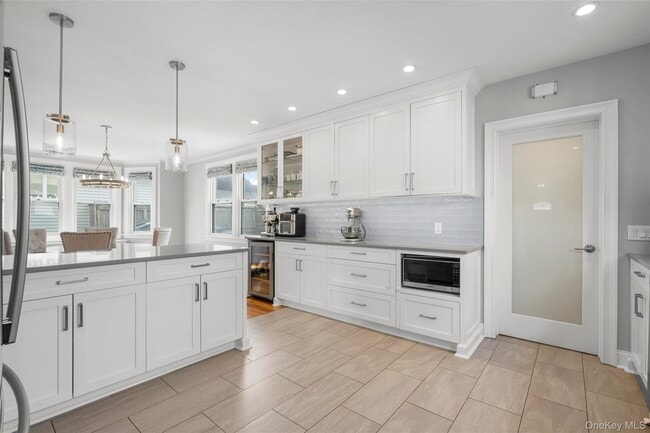 Building Photo - 70 Breckenridge Ave