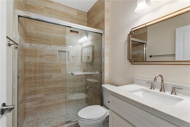 Building Photo - 865 Great Glen Pl