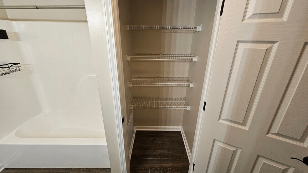 Primary Bath - 5411 Skeffington Way