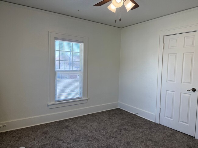 Building Photo - HATCH AND YOUNG 722