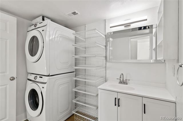 Building Photo - 2525 S Dayton Way