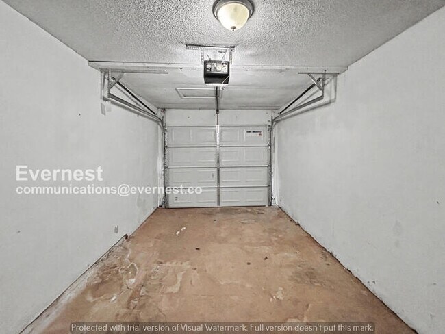 Building Photo - 3 Bed/2.5 Bath Home with Garage / Pet-Friendly / Coming Soon!