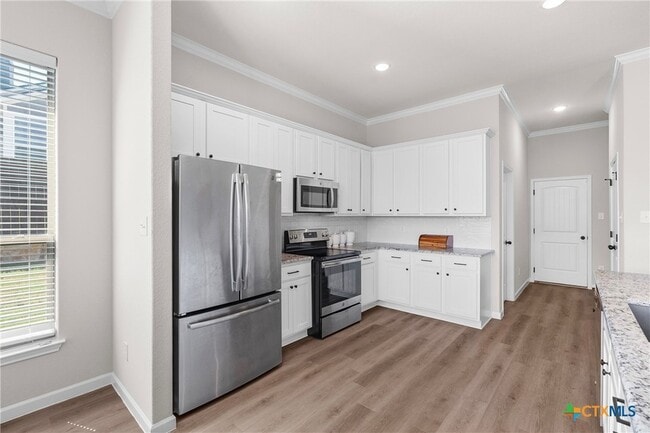 Building Photo - 7822 Kendall Hill Dr