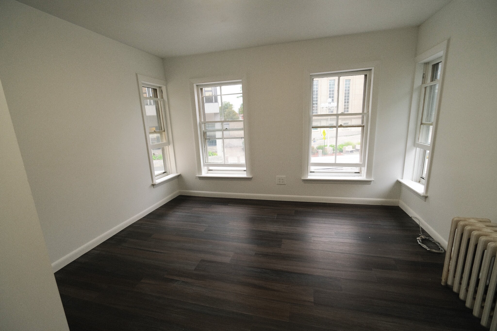 Building Photo - 56 Pleasant St