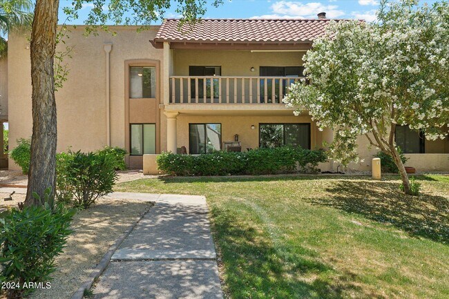 Building Photo - 8649 E Royal Palm Rd