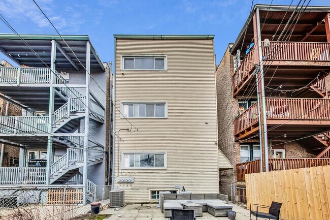 Building Photo - 3330 W Hutchinson St