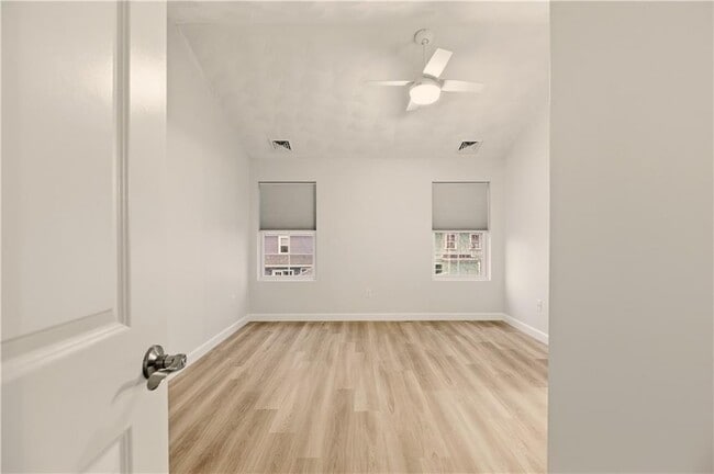 Building Photo - 45 Windsor Rd