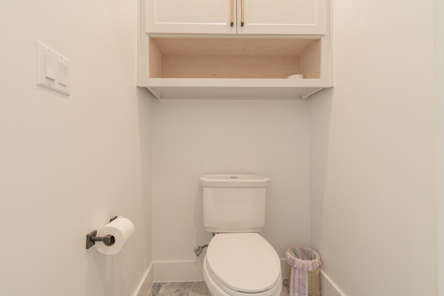 Building Photo - 21404 Lonesome Ct