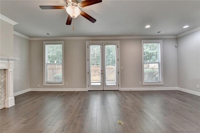 Building Photo - 5240 Cresslyn Rdg