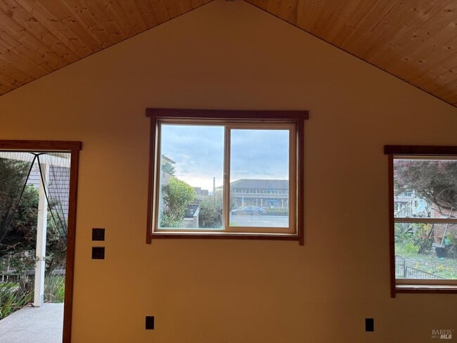 Building Photo - 39143 S Hwy 1