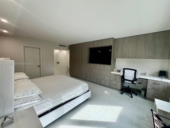 Building Photo - 9801 Collins Ave