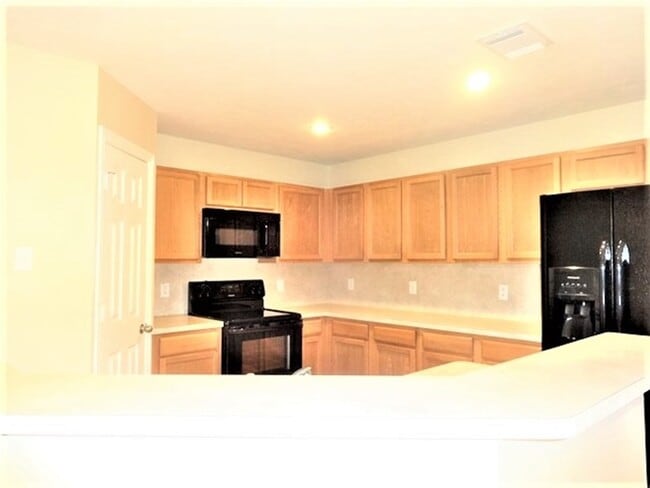 Building Photo - 2207 Shady Pine Dr