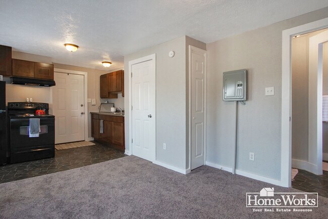 Building Photo - 601 W Lasalle Ave