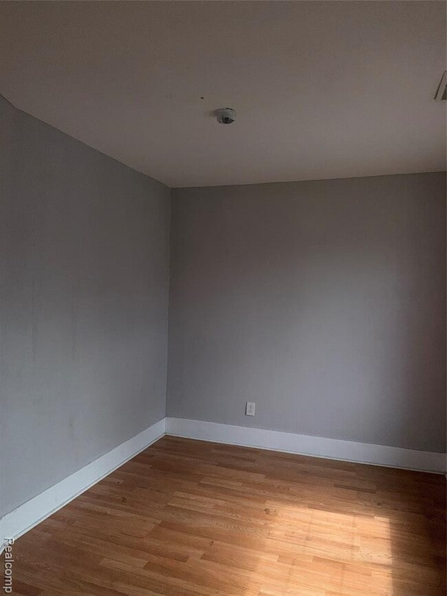 Building Photo - 2174 Springle St