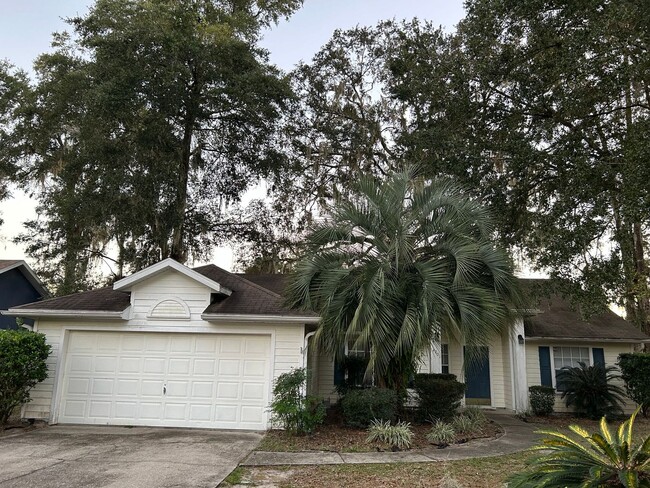 Primary Photo - 3/2 House with Fenced Yard & 2-Car Garage ...