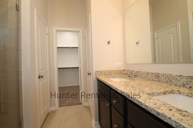 Building Photo - Temple North Gate Beauty!  Rent Reduced! Won't last long!