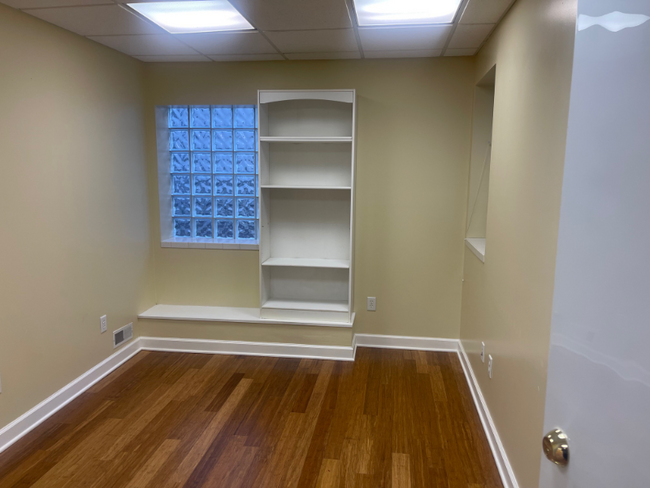 Building Photo - 1718 Linden Ave