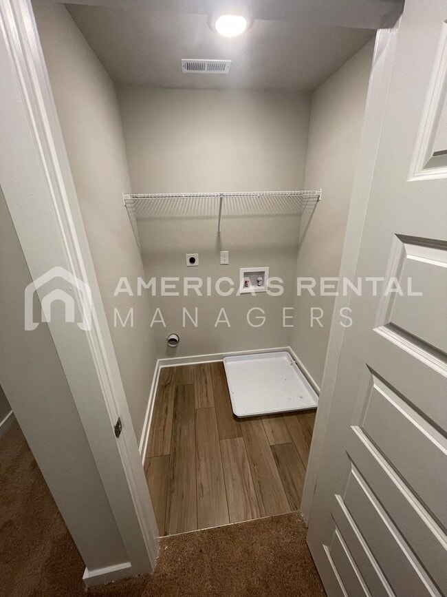 Building Photo - Home for Rent in Weaver, AL!!! Available to View Now!!!