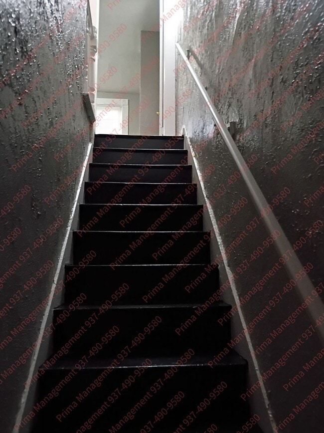 Building Photo - Cozy 3 Bed, 1.5 Bath, Convenient to I-70 and WPAFB