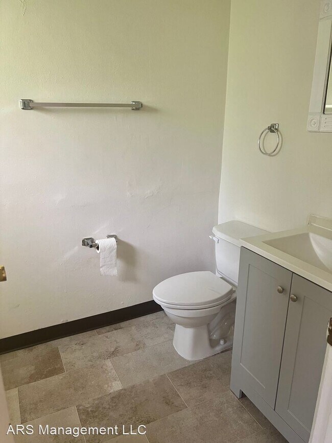 Building Photo - 3 br, 2 bath House - 8561 Red Fir Drive